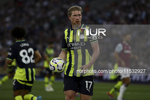 Kevin De Bruyne of Manchester City during the Premier League match between West Ham United and Manchester City at the London Stadium in Stra...