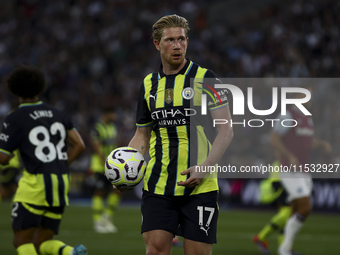 Kevin De Bruyne of Manchester City during the Premier League match between West Ham United and Manchester City at the London Stadium in Stra...