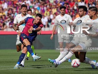 Robert Lewandowski plays during the match between FC Barcelona and Real Valladolid CF, corresponding to week 4 of LaLiga EA Sports, at the L...