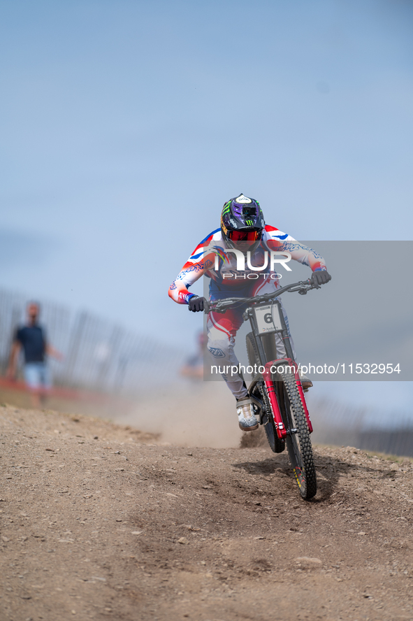 Luca Shaw of the USA competes in the UCI Mountain Bike World Championships Men Downhill Race in Pal Arinsal, Andorra, on August 31, 2024. 