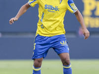 Rafael ''Fali'' Jimenez of Cadiz CF controls the ball during the Liga Hypermotion match between Cadiz CF and CD Tenerife at Nuevo Mirandilla...