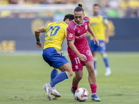 Luismi Cruz of CD Tenerife controls the ball during the Liga Hypermotion match between Cadiz CF and CD Tenerife at Nuevo Mirandilla in Sevil...