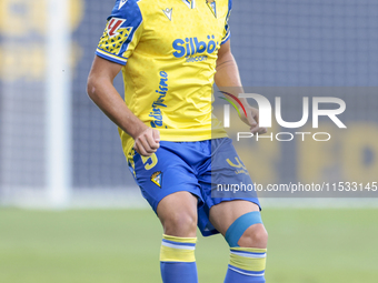 Victor Chust of Cadiz CF passes the ball during the Liga Hypermotion match between Cadiz CF and CD Tenerife at Nuevo Mirandilla in Seville,...