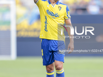 Ruben Alcaraz of Cadiz CF is in action during the Liga Hypermotion match between Cadiz CF and CD Tenerife at Nuevo Mirandilla in Seville, Sp...