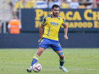 Victor Chust of Cadiz CF controls the ball during the Liga Hypermotion match between Cadiz CF and CD Tenerife at Nuevo Mirandilla in Seville...