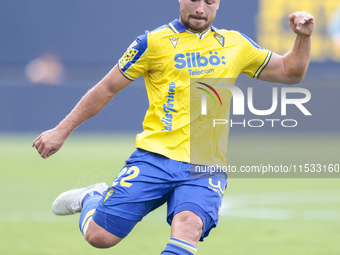 Javi Ontiveros of Cadiz CF makes a center to the area during the Liga Hypermotion match between Cadiz CF and CD Tenerife at Nuevo Mirandilla...