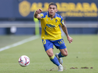 Brian Ocampo of Cadiz CF runs with the ball during the Liga Hypermotion match between Cadiz CF and CD Tenerife at Nuevo Mirandilla in Sevill...