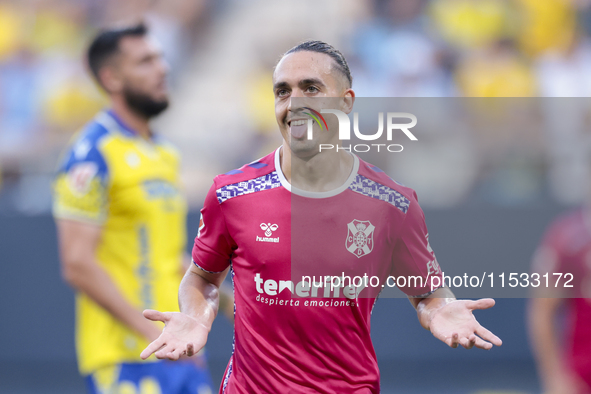 Luismi Cruz of CD Tenerife celebrates a goal during the Liga Hypermotion match between Cadiz CF and CD Tenerife at Nuevo Mirandilla in Sevil...