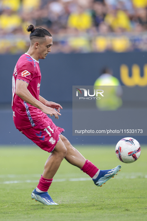 Luismi Cruz of CD Tenerife hits the ball during the Liga Hypermotion match between Cadiz CF and CD Tenerife at Nuevo Mirandilla in Seville,...