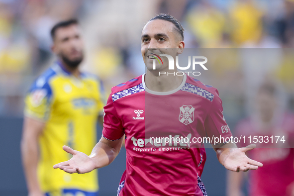 Luismi Cruz of CD Tenerife celebrates a goal during the Liga Hypermotion match between Cadiz CF and CD Tenerife at Nuevo Mirandilla in Sevil...