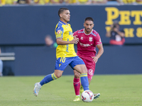 Brian Ocampo of Cadiz CF passes the ball during the Liga Hypermotion match between Cadiz CF and CD Tenerife at Nuevo Mirandilla in Seville,...