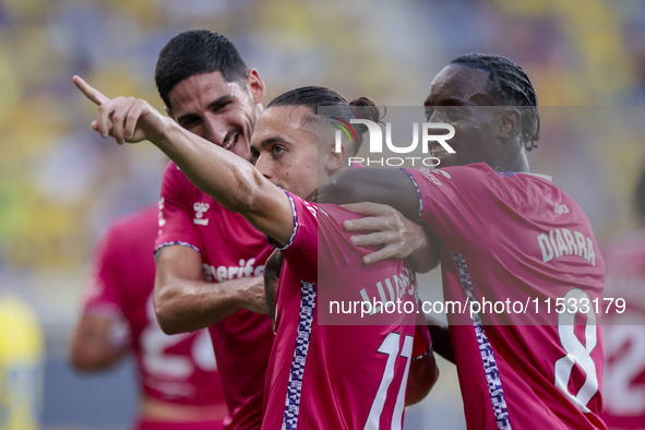 Luismi Cruz of CD Tenerife celebrates a goal during the Liga Hypermotion match between Cadiz CF and CD Tenerife at Nuevo Mirandilla in Sevil...