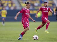 Luismi Cruz of CD Tenerife runs with the ball during the Liga Hypermotion match between Cadiz CF and CD Tenerife at Nuevo Mirandilla in Sevi...