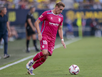 Alejandro Cantero of CD Tenerife runs with the ball during the Liga Hypermotion match between Cadiz CF and CD Tenerife at Nuevo Mirandilla i...