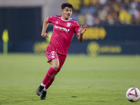 Alassan of CD Tenerife runs with the ball during the Liga Hypermotion match between Cadiz CF and CD Tenerife at Nuevo Mirandilla in Seville,...