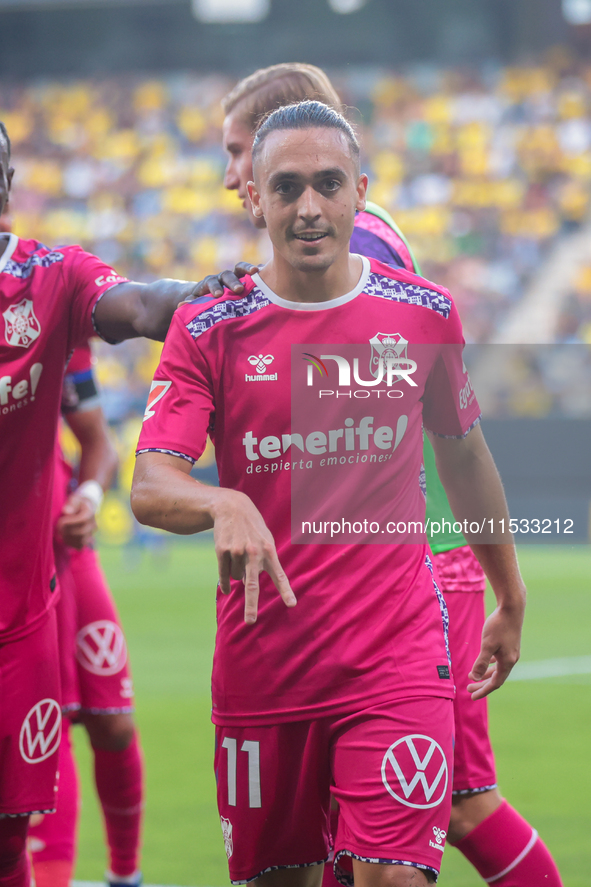 Luismi Cruz of CD Tenerife celebrates a goal during the Liga Hypermotion match between Cadiz CF and CD Tenerife at Nuevo Mirandilla in Sevil...