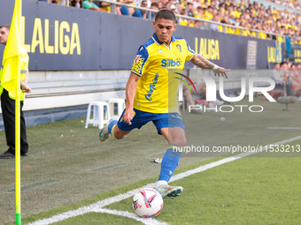 Brian Ocampo of Cadiz CF makes a center to the area during the Liga Hypermotion match between Cadiz CF and CD Tenerife at Nuevo Mirandilla i...