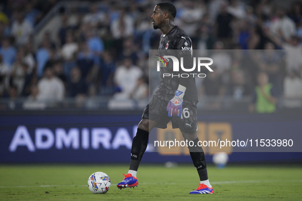 Mike Maignan of AC Milan plays during the Serie A match between Lazio and Milan at Stadio Olimpico in Rome, Italy, on August 31, 2024. 