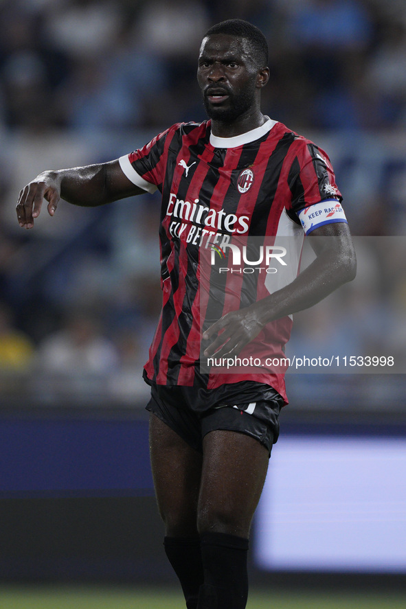 Fikayo Tomori of AC Milan reacts during the Serie A match between Lazio and Milan at Stadio Olimpico in Rome, Italy, on August 31, 2024. 