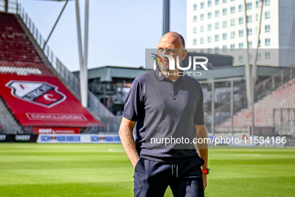 FC Twente trainer Joseph Oosting during the match Utrecht - Twente at the Stadium Galgenwaard for the Dutch Eredivisie 4th round season 2024...