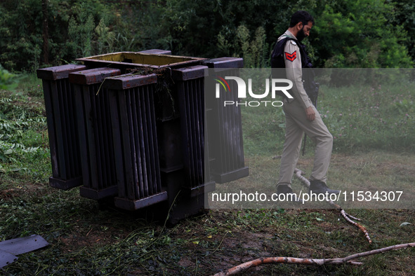 Burglars steal a 250 KV power transformer from Tarzoo Sopore in Baramulla district, Jammu and Kashmir, India, on September 1, 2024. The inte...