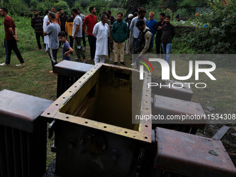 Burglars steal a 250 KV power transformer from Tarzoo Sopore in Baramulla district, Jammu and Kashmir, India, on September 1, 2024. The inte...