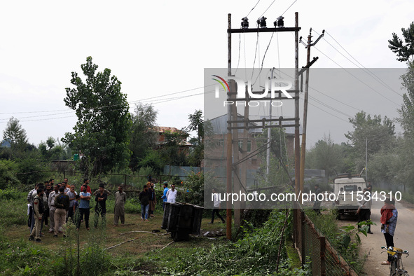 Burglars steal a 250 KV power transformer from Tarzoo Sopore in Baramulla district, Jammu and Kashmir, India, on September 1, 2024. The inte...