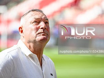 FC Utrecht trainer Ron Jans during the match between Utrecht and Twente at Stadium Galgenwaard for the Dutch Eredivisie 4th round season 202...