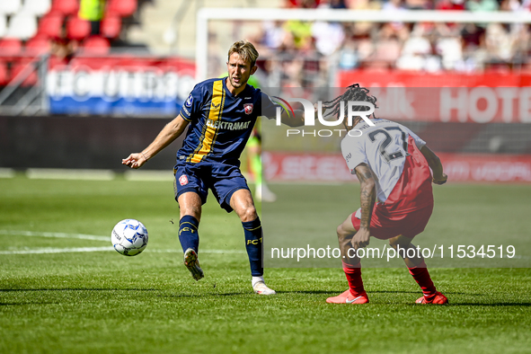 FC Twente player Michel Vlap and FC Utrecht player Alonzo Engwanda during the match Utrecht vs. Twente at Stadium Galgenwaard for the Dutch...