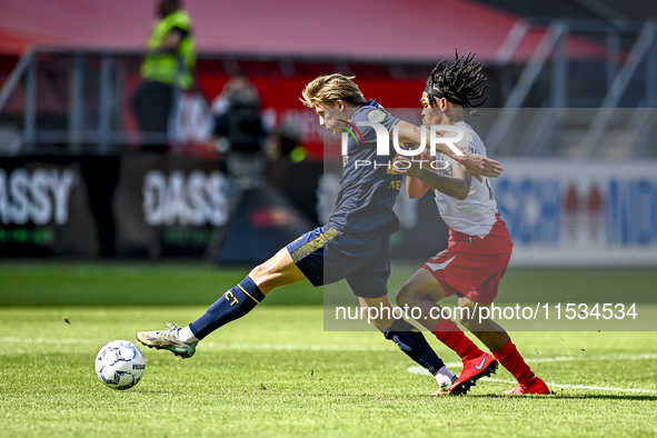 FC Twente player Sem Steijn and FC Utrecht player Alonzo Engwanda during the match Utrecht vs. Twente at Stadium Galgenwaard for the Dutch E...