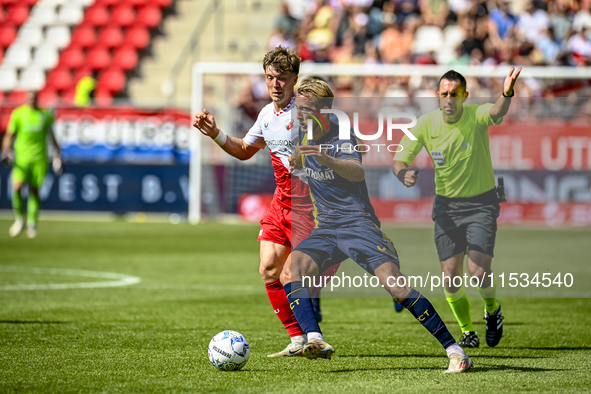 FC Utrecht player Ole Romeny and FC Twente player Michel Vlap during the match Utrecht vs. Twente at Stadium Galgenwaard for the Dutch Eredi...