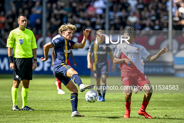 FC Twente player Sem Steijn and FC Utrecht player Alonzo Engwanda during the match Utrecht vs. Twente at Stadium Galgenwaard for the Dutch E...