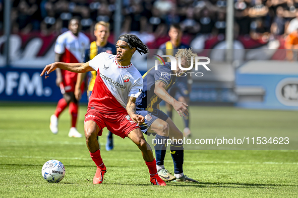 FC Utrecht player Alonzo Engwanda and FC Twente player Sem Steijn during the match Utrecht vs. Twente at Stadium Galgenwaard for the Dutch E...