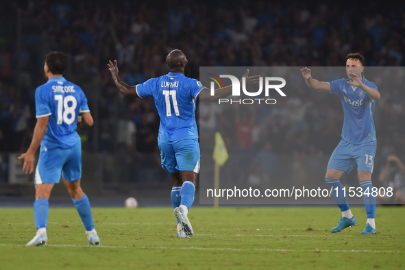 Romelu Lukaku of SSC Napoli celebrates with team mates after scoring during the Serie A match between SSC Napoli and Parma Calcio at Stadio...