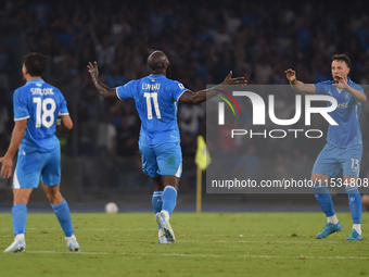 Romelu Lukaku of SSC Napoli celebrates with team mates after scoring during the Serie A match between SSC Napoli and Parma Calcio at Stadio...