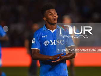 David Neres of SSC Napoli applauds fans at the end of the Serie A match between SSC Napoli and Parma Calcio at Stadio Diego Armando Maradona...