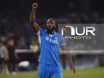 Romelu Lukaku of SSC Napoli applauds fans at the end of the Serie A match between SSC Napoli and Parma Calcio at Stadio Diego Armando Marado...