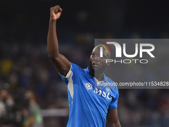 Romelu Lukaku of SSC Napoli applauds fans at the end of the Serie A match between SSC Napoli and Parma Calcio at Stadio Diego Armando Marado...