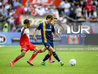 FC Utrecht player Alonzo Engwanda, FC Twente player Sam Lammers, and FC Utrecht player Jens Toornstra during the match Utrecht - Twente at t...