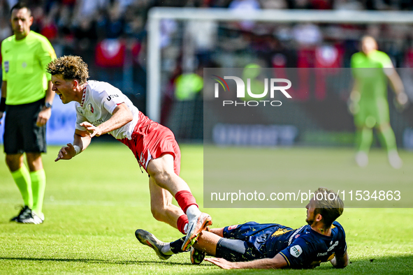 FC Utrecht player Ole Romeny and FC Twente player Michel Vlap during the match between Utrecht and Twente at Stadium Galgenwaard for the Dut...