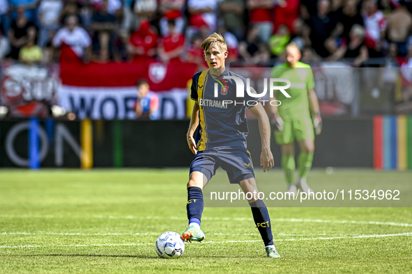 FC Twente player Max Bruns during the match Utrecht vs. Twente at Stadium Galgenwaard for the Dutch Eredivisie 4th round season 2024-2025 in...