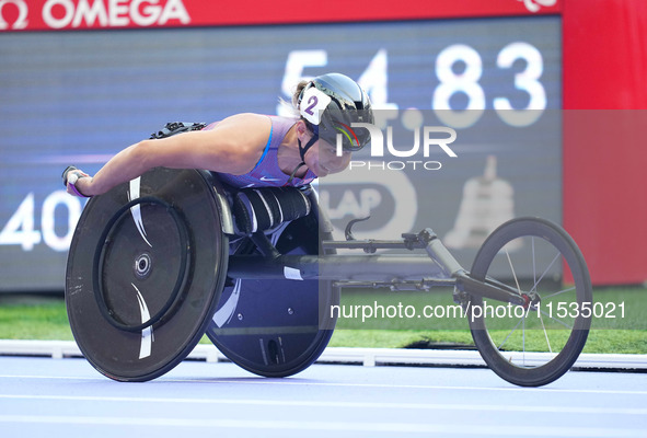 Hannah Dederick of United States of America in action in Women's 800m - T54 Round 1 during the Paris 2024 Paralympic Games at Stade de Franc...