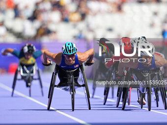 Susannah Scaroni of United States of America in action in Women's 800m - T54 Round 1 during the Paris 2024 Paralympic Games at Stade de Fran...