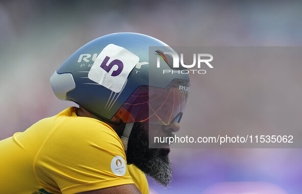 Silva Da Fernandes Ariosvaldo of Brazil looks on in Men's 400m - T53 Round 1 during the Paris 2024 Paralympic Games at Stade de France on Se...