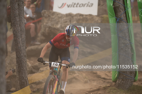 Martin Vidaurre of Chile competes in the UCI Mountain Bike World Championships Men in Pal Arinsal, Andorra, on September 1, 2024. 