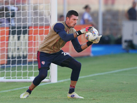 Simone Scuffet of Cagliari Calcio during the Serie A match between Lecce and Cagliari in Lecce, Italy, on August 31, 2024. (