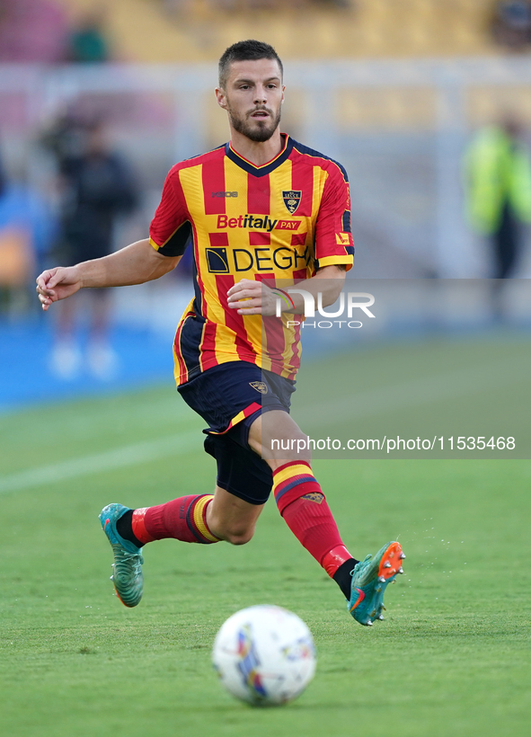 Frederic Gilbert of US Lecce is in action during the Serie A match between Lecce and Cagliari in Lecce, Italy, on August 31, 2024. 