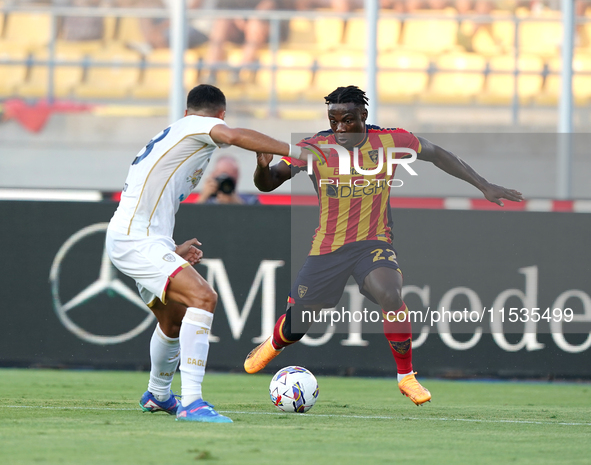 Lameck Banda of US Lecce is in action during the Serie A match between Lecce and Cagliari in Lecce, Italy, on August 31, 2024. 