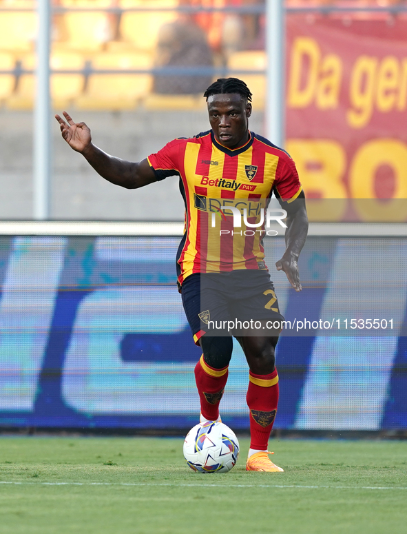 Lameck Banda of US Lecce is in action during the Serie A match between Lecce and Cagliari in Lecce, Italy, on August 31, 2024. 