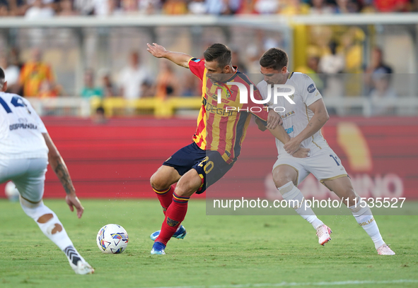 Ylber Ramadani of US Lecce is in action during the Serie A match between Lecce and Cagliari in Lecce, Italy, on August 31, 2024. 